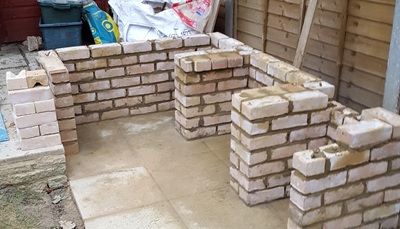 Brickwork progressing - 6 courses complete, 7th in progress